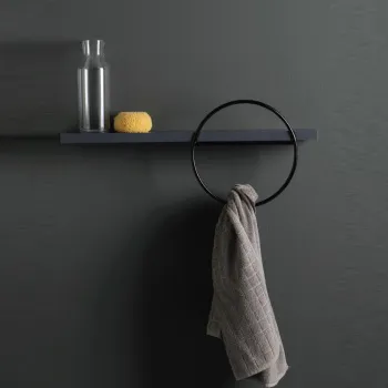 Полка черная деревянная Bertocci Mettitutto 40 с круглым полотенцедержателем D22, черный матовый 11387240800