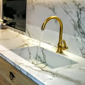 Излив с запорным вентилем для питьевой воды Nicolazzi El Capitan Mini gold brass 1635GB11