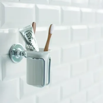 Стакан Burlington A2 CHR хром/белый