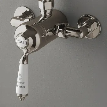 Смеситель универсальный Devon&Devon с ручкой белой никель блестящий MARD72NKS