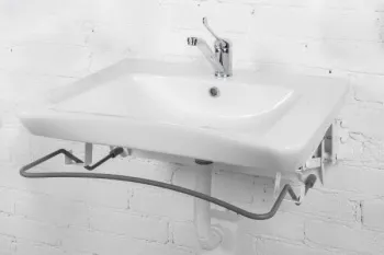 Комплект Nofer (Раковина МГН, пневматическое крепление, смеситель, сифон) H12