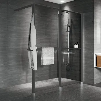 Душевое ограждение Novellini Kuadra Hwz1 1740-1770х2000, с свободным входом, правое, с полкой и полотенцедержателем, стекло прозрач, проф черн мат, KUADHWZPOS180D-1H