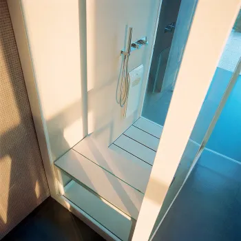 Скамейка Eegibi Logica 114x41x Н 45, конструкция из алюминия, сиденье из ламинир. кер.гранита толщ. 3,5мм и закал. стекла толщ. 15мм, sand AS 10 01 1397