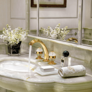 Смеситель для раковины THG Amboise Onyx Noir A1M-F01-151 полированное золото