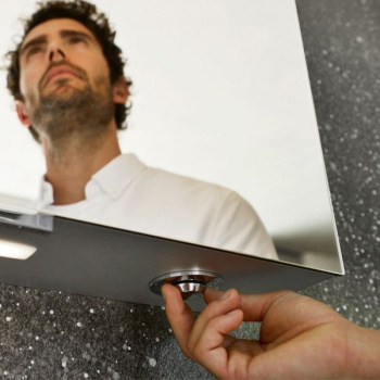 Зеркальный шкаф Keuco Royal 100 14404171301 с подсветкой, хром