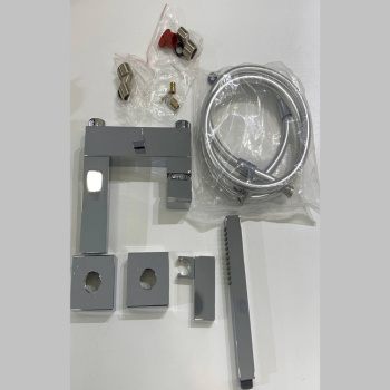 Смеситель для ванны Ramonsoler Kuatro с изливом и душевым комплектом 4725MK-70