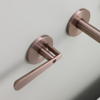 Смеситель для ванны CЕА Design Lutezia LTZ 04 S с гибким изливом сталь