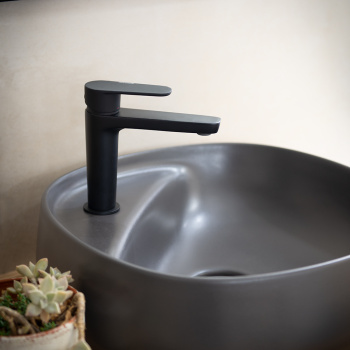 Смеситель для раковины Ramonsoler Alexia чёрный 3604NM