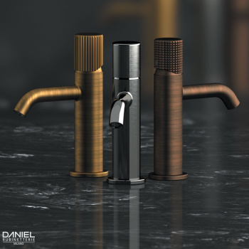 Смеситель для раковины Daniel Trilogy TG606NDP золото брашированное