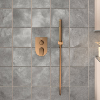 Шланг душевой Ramonsoler 1,75м в пвх оплётке с шарниром медь 2475CCUC