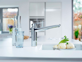 Смеситель Grohe Eurodisc Cosmopolitan 33770002 для кухонной мойки