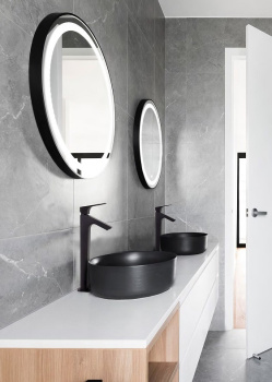 Смеситель для раковины Ramonsoler Urban Chic чаши с каскадным изливом чёрный 211001NM