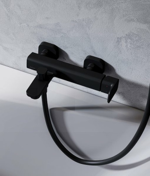 Смеситель для ванны Ravak 10° X070152 черный