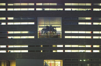 Ступени Casalgrande Padana Marte Levigato Crema Marfil Gradino 30х30